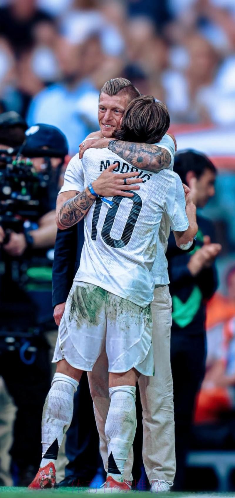 西媒:皇马高层反对魔笛&克罗斯同时上场 安帅难做 西媒:皇马高层反对魔笛&克罗斯同时上场 安帅难做